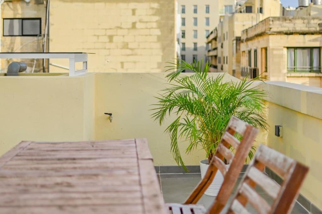 Sliema Unique 4 Bedroom Townhouse Off The Beach Extérieur photo